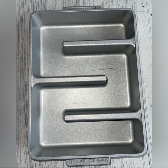 Kitchen Bakers Edge Nonstick Brownie Pan Aluminum Pan Poshmark